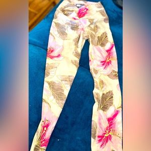 Floral Beach Riot Leggings in Size Small